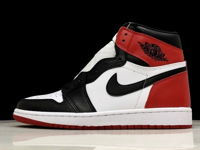 HYPE 555088-125 Black Toe Retro 1 Air Jordan 0719